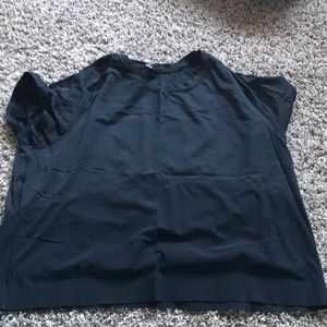 Black lululemon cropped shirt